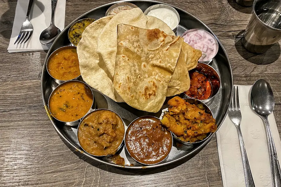 SARAVANAA BHAVAN